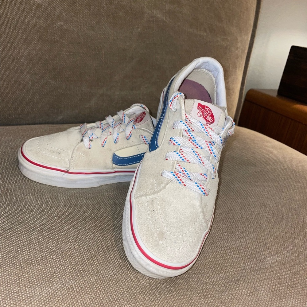Vans - Picture 4 of 5